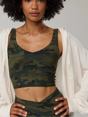 aerie Offline Green Camo Real Me Low Key Longline Sports Bra Tank Size Large